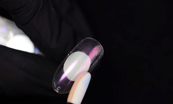 how to do mesmerizing aurora ice korean nail art 3 ways, Applying shimmery ice powder