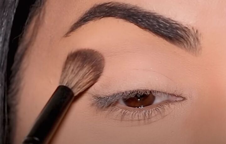 how to do siren eyes vs doe eyes which one is best for you, Applying a light brown base
