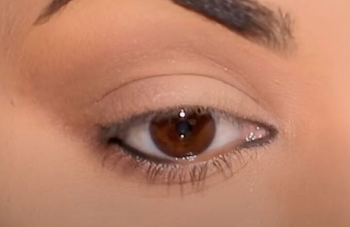 how to do siren eyes vs doe eyes which one is best for you, Applying black eyeliner to the waterlines