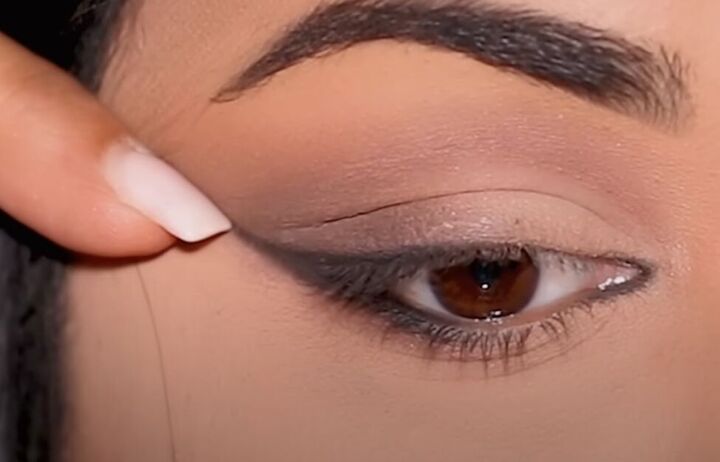 how to do siren eyes vs doe eyes which one is best for you, Sharpening the wing