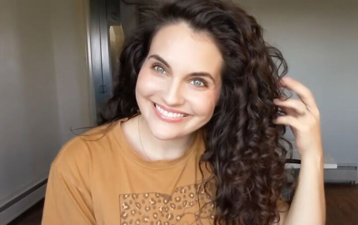 how to refresh curls between washes without frizz, How to refresh curls