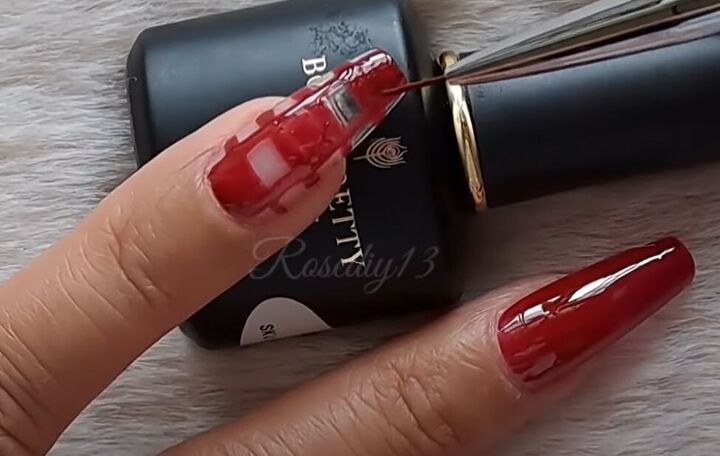how to do quick simple red white nail art, Filling in squares in the crosshatch