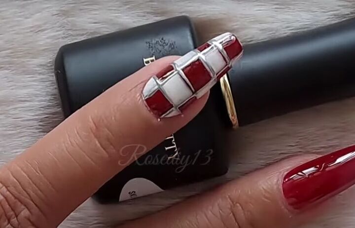 how to do quick simple red white nail art, Simple red and white nail art