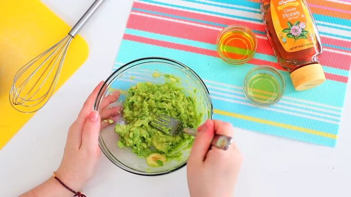 4 simple spa day diy recipes to pamper yourself at home, Mashing the banana and avocado