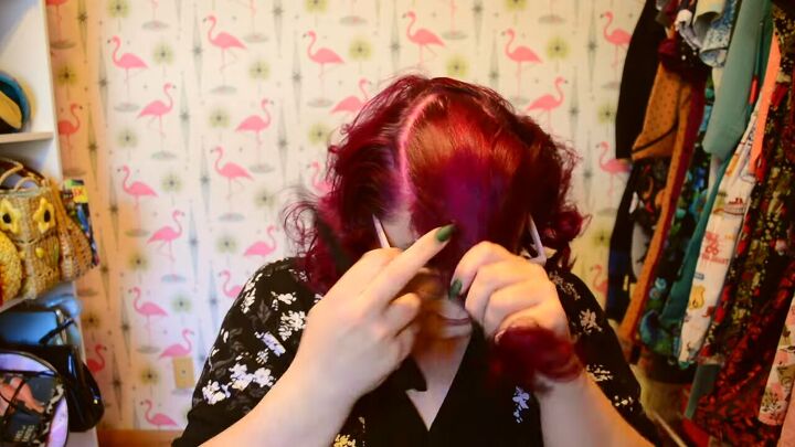 how to easily do a 1950s inspired vintage ponytail, Sectioning hair into a U shape