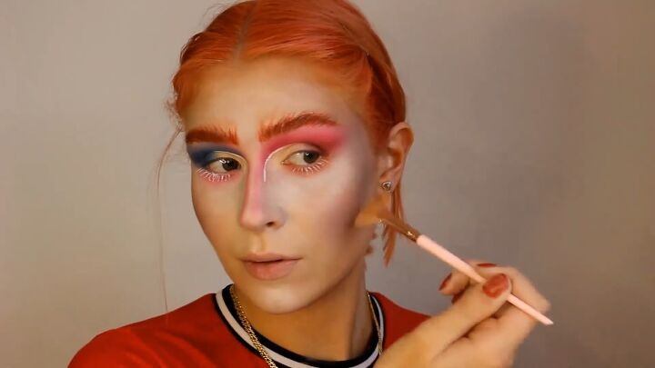 how to do a fun mad hatter makeup look for halloween, Applying highlighter