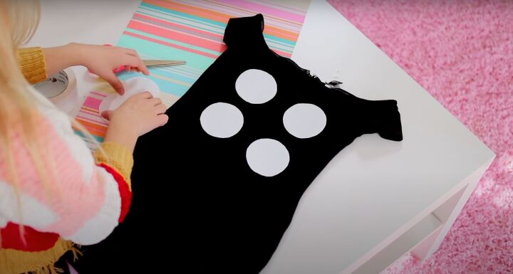 3 non scary diy halloween costumes that are super easy to make, How to make a domino costume