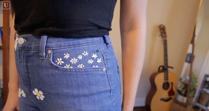 2 diy jean redesigns bling rhinestone trim cute painted daisies, Painted daisies on jeans