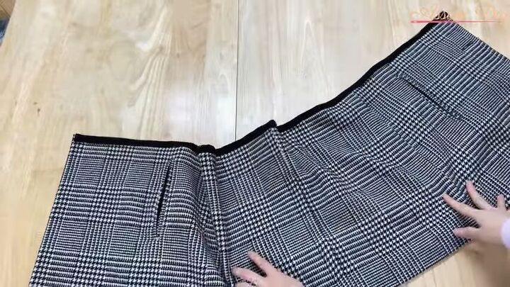 how to create a luxurious 2 piece blazer skirt set, Sewing on bias binding