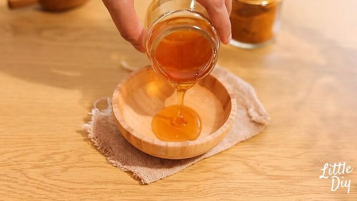10 game changing beauty hacks and diy skincare recipes, Raw honey in bowl