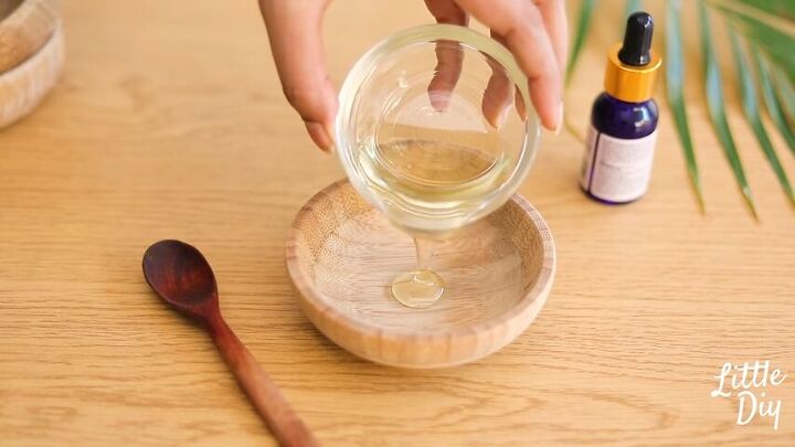 10 game changing beauty hacks and diy skincare recipes, Adding warm castor oil