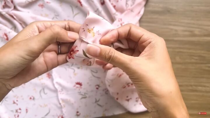 How to Make Your Own Bridesmaid Robes in 7 Simple Steps | Upstyle