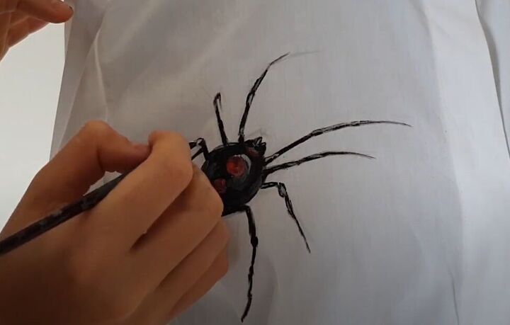 how to paint a spooky spiderweb shirt for halloween, Painting the spider legs