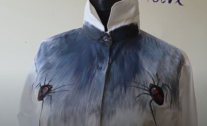 how to paint a spooky spiderweb shirt for halloween, Extending the background