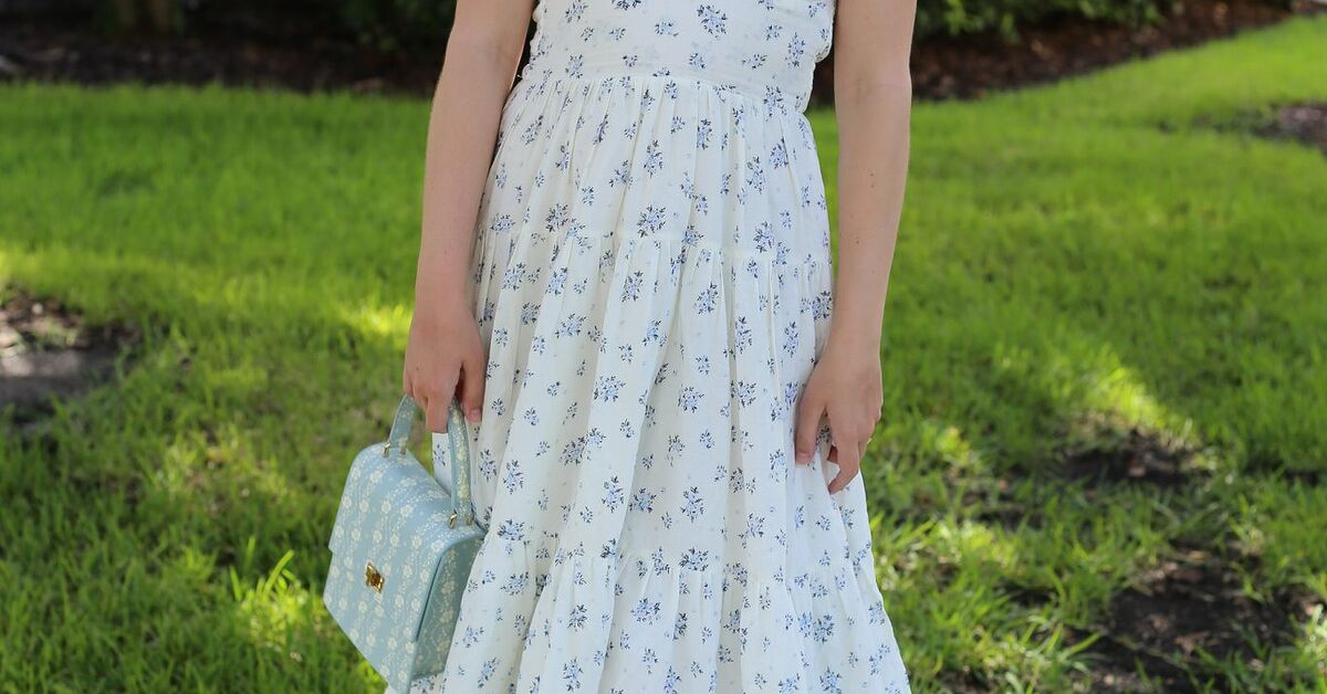 3 Ways to Tie a Halter Dress | Upstyle 3 Ways to Tie a Halter Dress | Upstyle