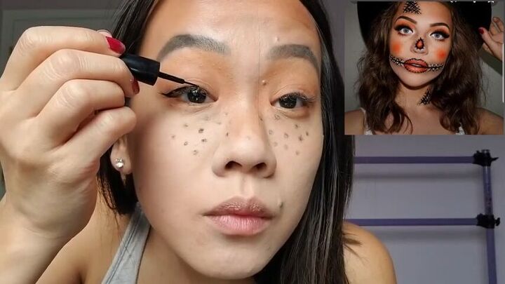 create cute halloween scarecrow makeup with this easy tutorial, Applying eyeliner