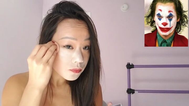 how to create female joker halloween makeup, Setting foundation with white eyeshadow