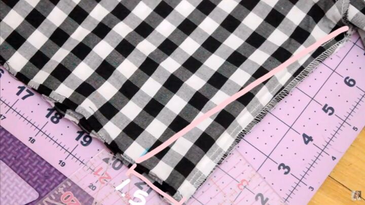 a quick and simple tutorial on taking in a dress, Marking measurement