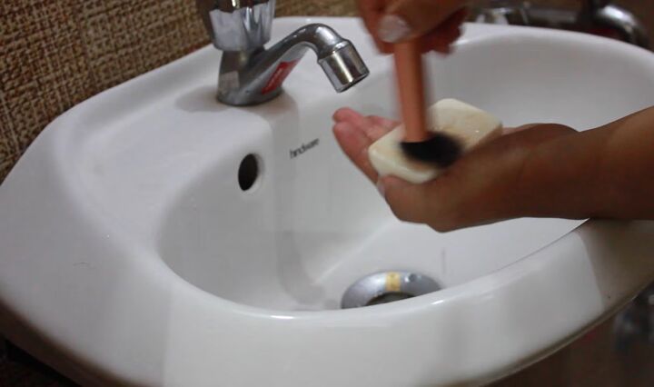 effective tips on how to wash and dry wet makeup brushes fast, Washing makeup brushes with soap