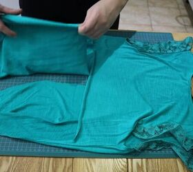 how to make 3 fun diy crop tops, Removing back panel
