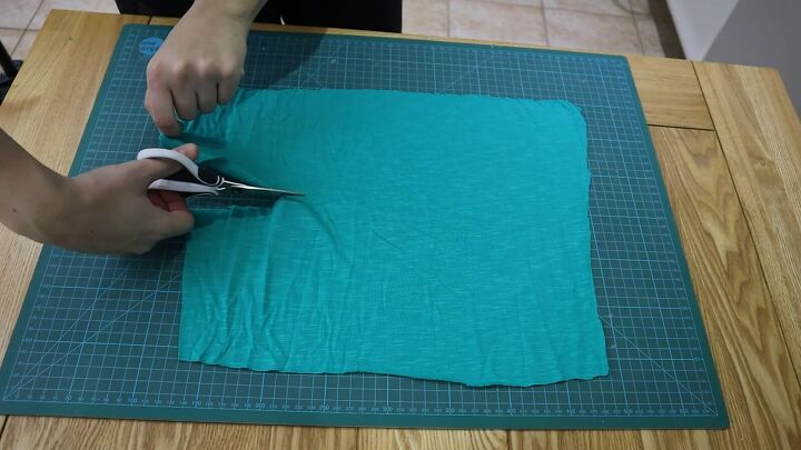 how to make 3 fun diy crop tops, Cutting fabric