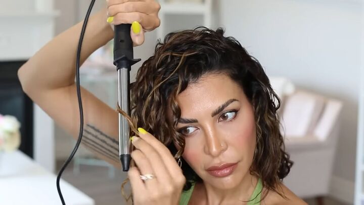 easy tutorial for taming fine frizzy hair, Curling hair with heat