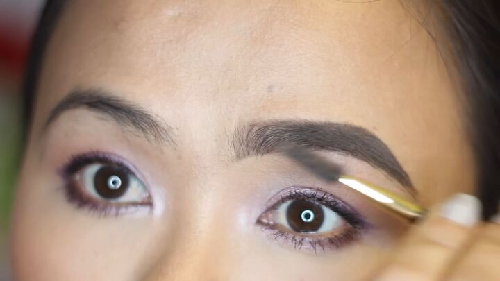 diy easy eyebrow tutorial, Brushing brows