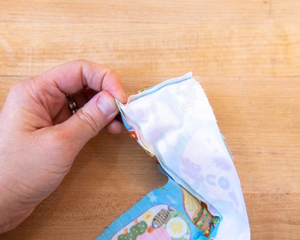 how to sew a collar to make handmade shirts look sharp, folding collar seam allowances