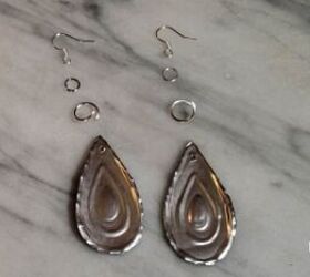 how to make upcycled embossed metal earrings from aluminum cans