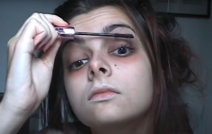 mrs lovett makeup tutorial for halloween, Adding mascara