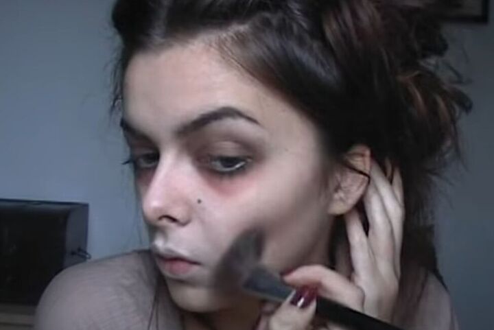 mrs lovett makeup tutorial for halloween, Contouring cheekbones
