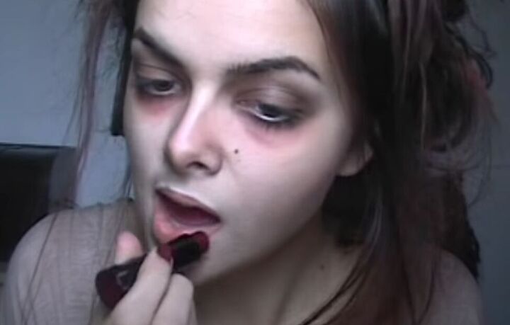 mrs lovett makeup tutorial for halloween, Adding lipstick