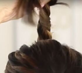 6 easy heatless hairstyles to try at home, Twisting hair