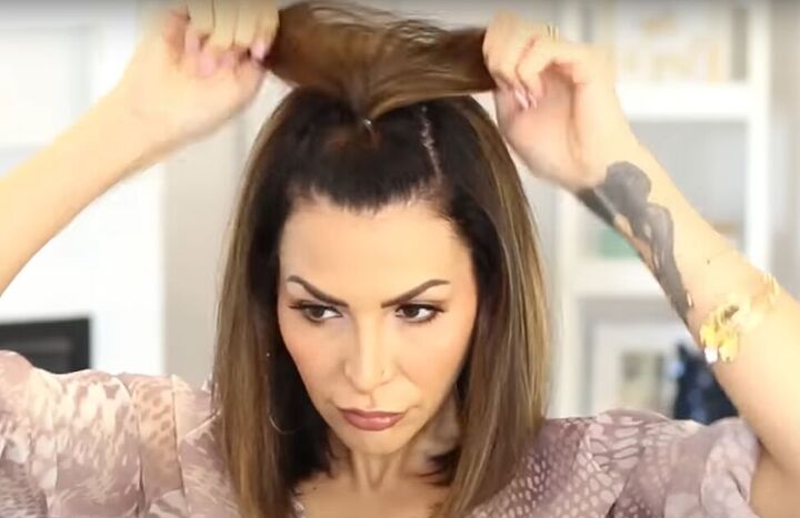 6 easy heatless hairstyles to try at home, Making a ponytail