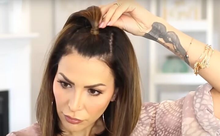 6 easy heatless hairstyles to try at home, Separating ponytail