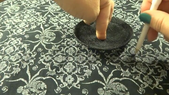 how to create an elegant halloween fascinator, Marking fabric