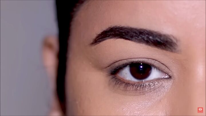 how to create stunning eyeliner looks for hooded eyes, Hooded eye