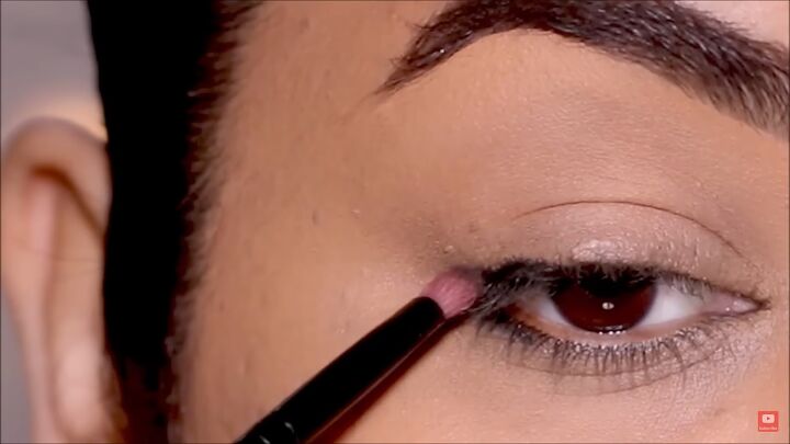 how to create stunning eyeliner looks for hooded eyes, Smoking out eye pencil