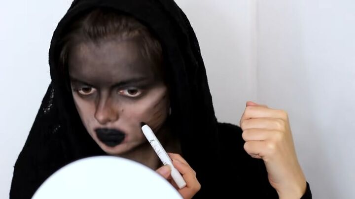 harry potter dementor costume makeup for halloween, Adding contrast to Dementor look