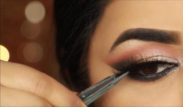 easy princess jasmine makeup and hair tutorial for halloween, Adding false lashes