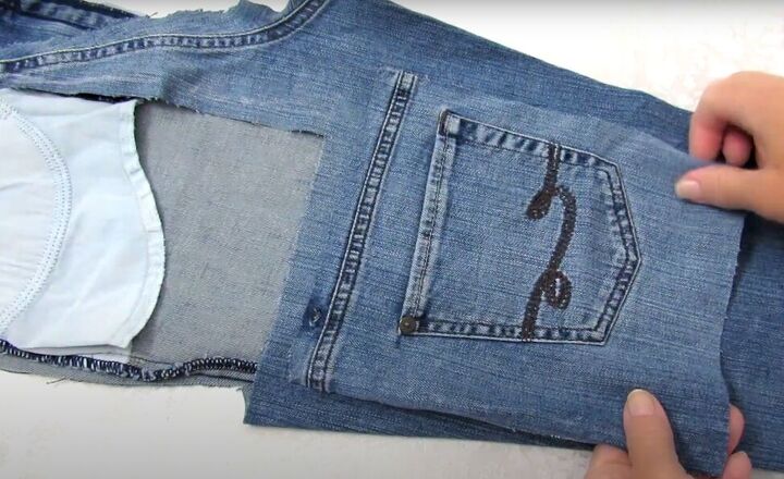 diy purse from old jeans tutorial, Cutting jeans for DIY purse
