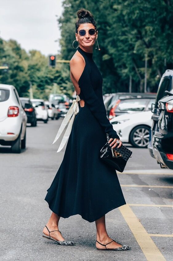 how to wear all black successfully, Black dress with clutch
