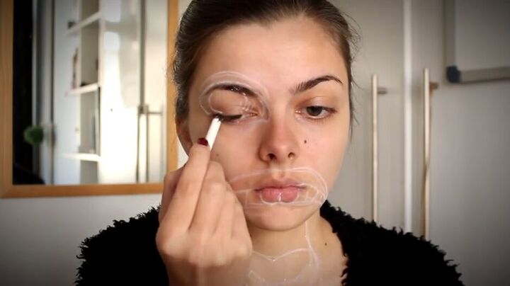 c chulainn s warp spasm makeup tutorial for halloween, Outlining eyes