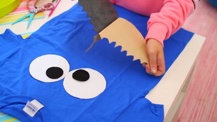 diy cookie monster costume for halloween, Sticking pieces down
