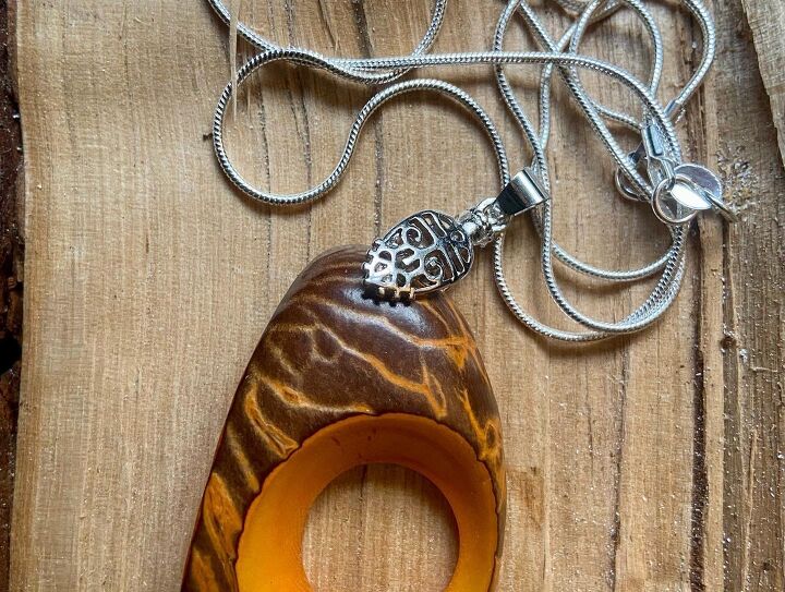 learn how to beautiful pendant from eco tagua nuts, Adding snake chain