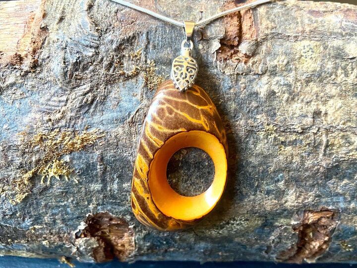 learn how to beautiful pendant from eco tagua nuts, TAgua pendant