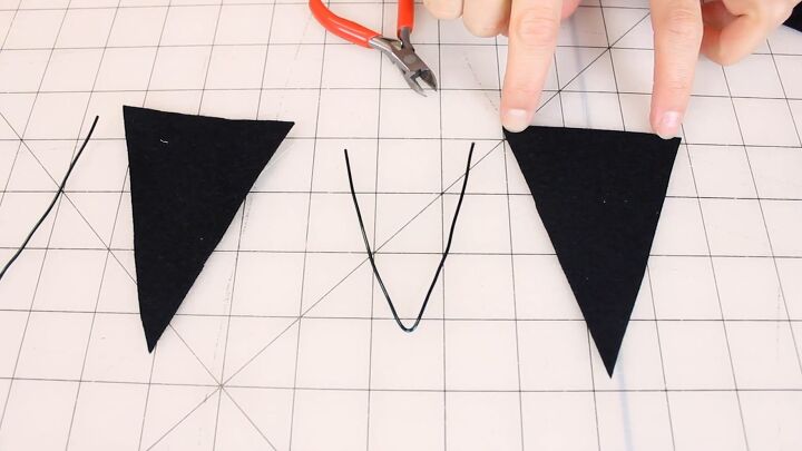 diy halloween cat costume from supplies you already own, Cutting the wire