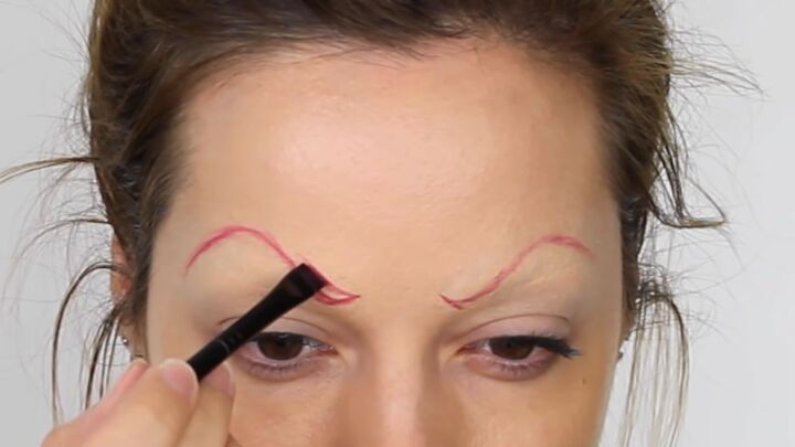 glamorous clown makeup tutorial for halloween, Drawing on brows