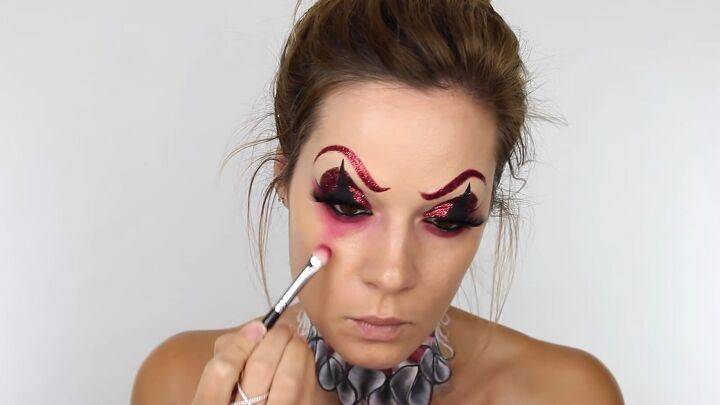 glamorous clown makeup tutorial for halloween, Adding red eyeshadow to cheeks