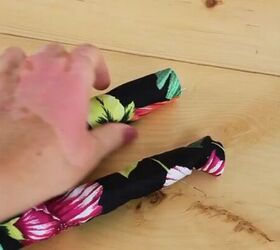 how to make a scrunchie from leftover material, Attaching ends